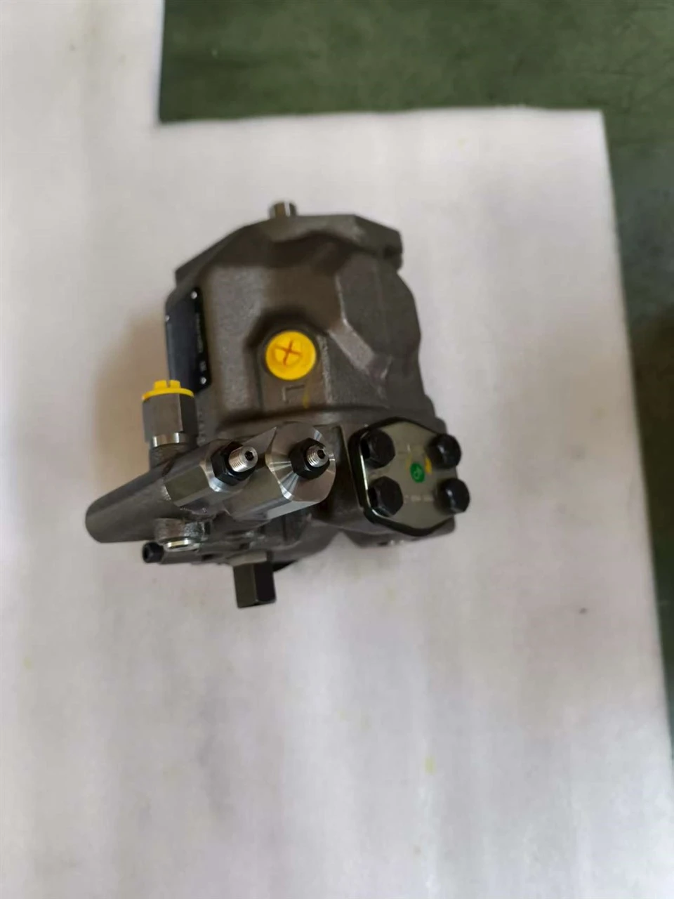 Rexroth A10VSO18DFR1/31R-PPA12N00 Axial Piston Pump